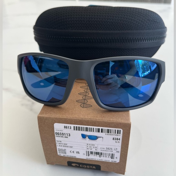 *NWT* COSTA Tailfin Sunglasses, Matte Gray Blue Polarized Lenses - Picture 3 of 10